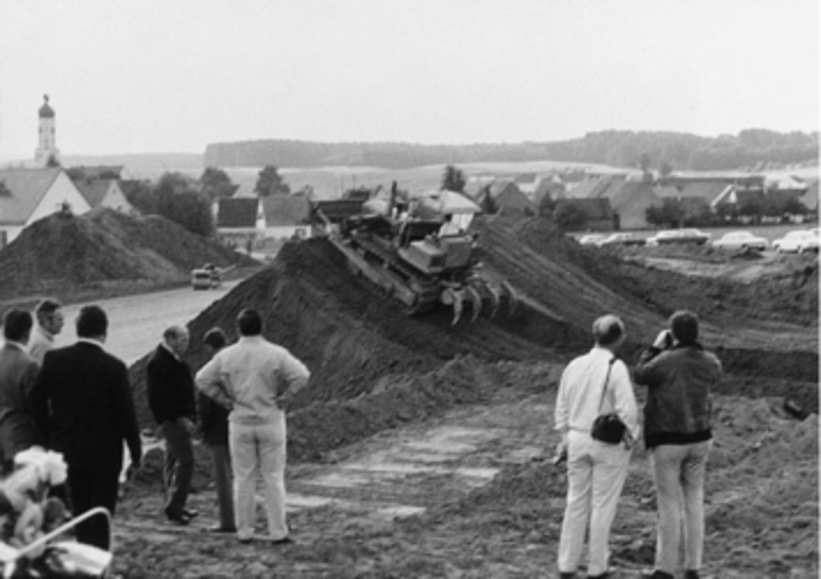 Erster Spatenstich 1. September 1971 Erster Spatenstich 1. September 1971
