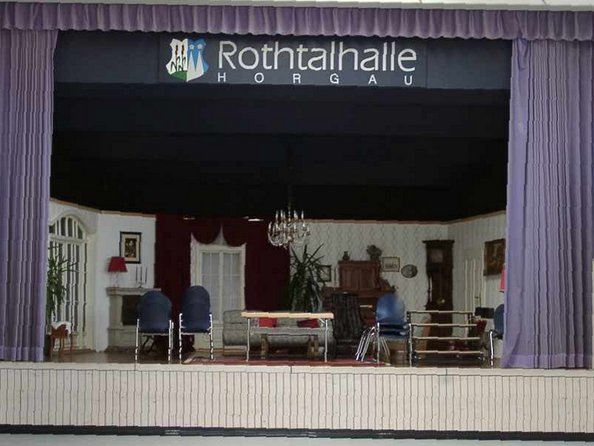 Bühne in der Mehrzweckhalle Bühne in der Mehrzweckhalle